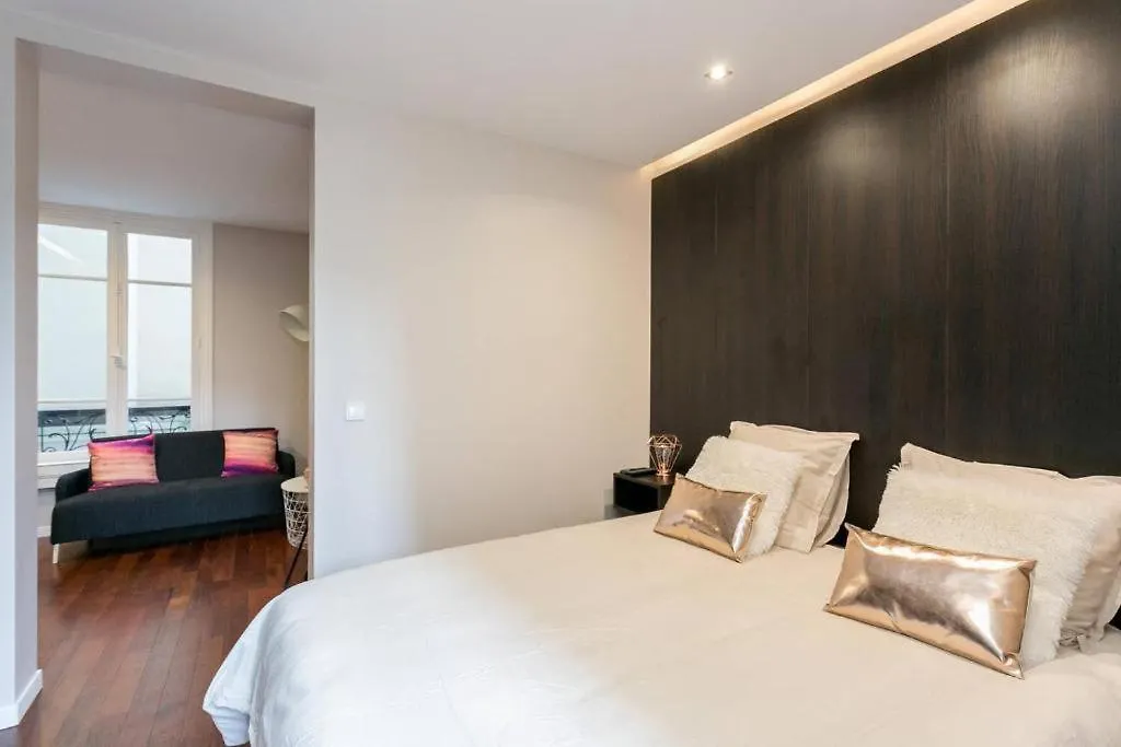 Modernized Studio - Meters From The Invalides Gardens דירה *