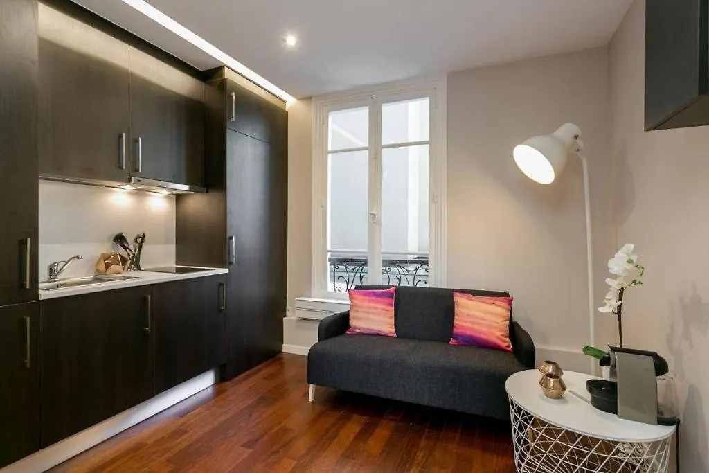 Modernized Studio - Meters From The Invalides Gardens * פריז